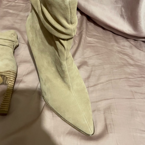 Vince Camuto slouch bootie. Pointed toe - Picture 3 of 5